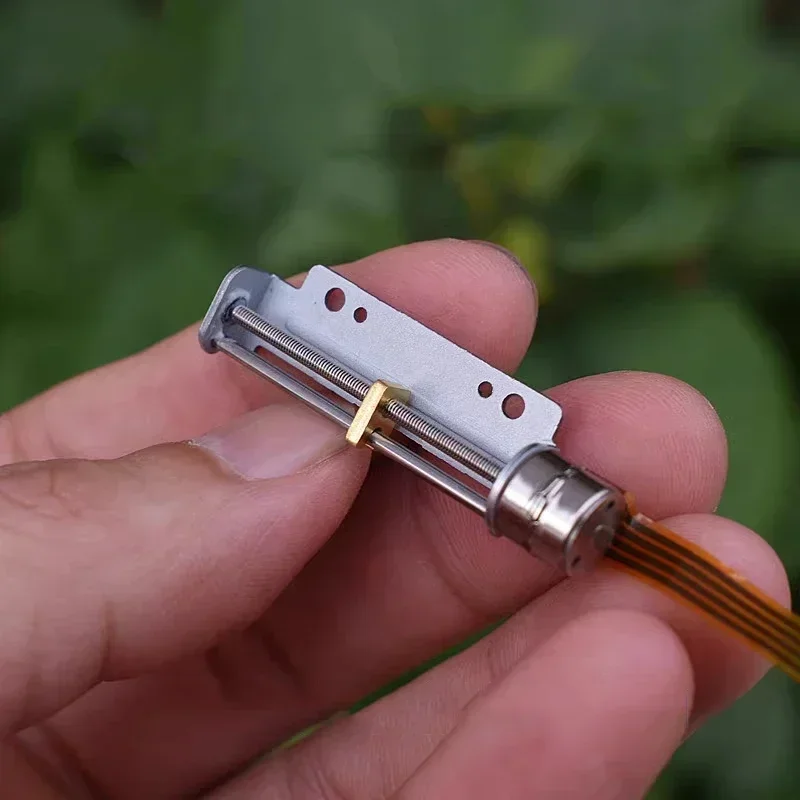 Mini Tiny 8mm 2-Phase 4-Wire L - Lead Screw 8Mm recension och pris